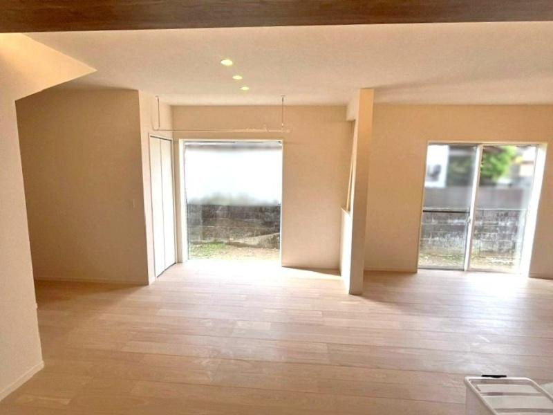 高知市南万々　中古戸建ての居間・リビング