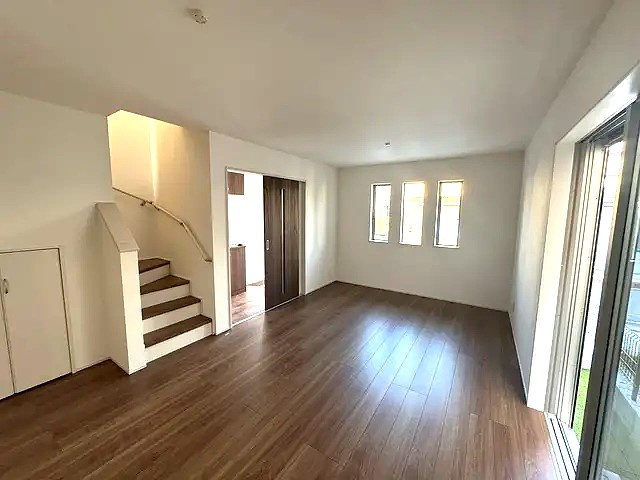 神戸市垂水区青山台　新築一戸建の居間・リビング