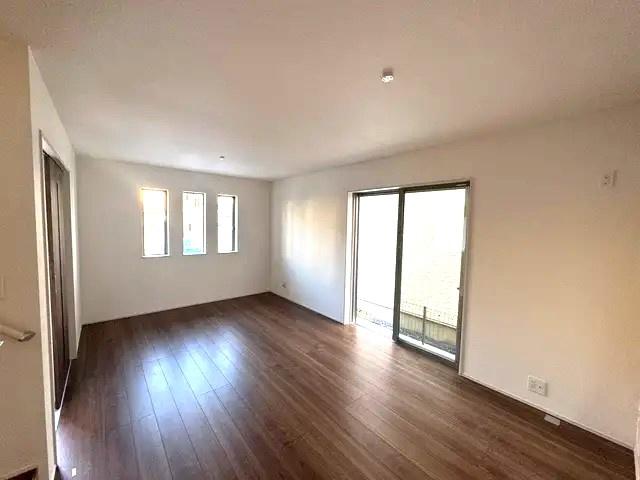 神戸市垂水区青山台　新築一戸建の居間・リビング