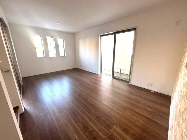 神戸市垂水区青山台　新築一戸建の居間・リビング