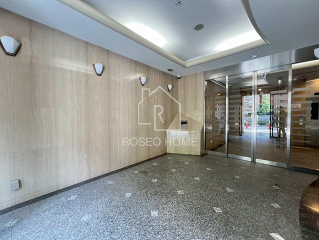 ブランクレール谷町のエントランス