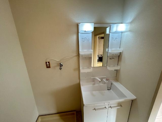 エステート山崎の独立洗面台|洗髪洗面化粧台