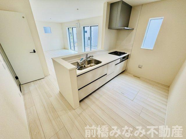 高崎市新保田中町24-1期　２号棟(全３棟)　リナージュ　新築建売分譲のキッチン|コンパクトなキッチンで掃除もラクラク