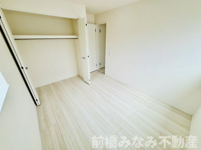 高崎市新保田中町24-1期　２号棟(全３棟)　リナージュ　新築建売分譲の洋室|落ち着いた色調の洋室です