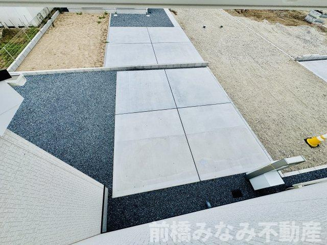 高崎市新保田中町24-1期　２号棟(全３棟)　リナージュ　新築建売分譲の駐車場|駐車場に車を止められます