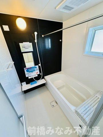 前橋市茂木町第3　１号棟(全８棟)　リーブルガーデン　新築建売分譲の玄関|収納もある玄関です