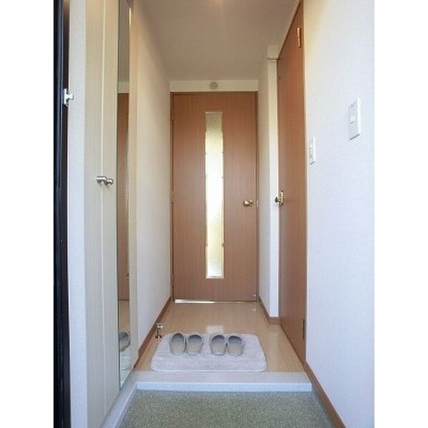 エクセレンス大宮の玄関