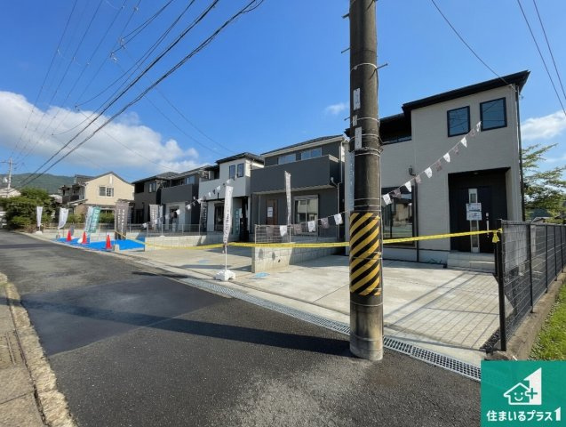 大津市千町　第1期　新築一戸建ての前面道路含む現地写真