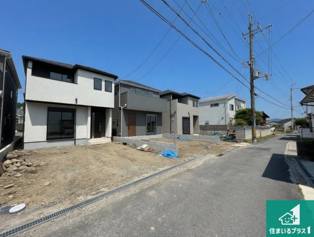 大津市千町　第1期　新築一戸建ての前面道路含む現地写真|周辺は落ち着いた街並みの住宅地！子育てがしやすい住環境です！まだ未完成ですが、現地でしかわからない事もございます。是非一度ご覧ください。