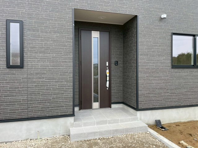 【エントランス】 | 神栖市知手1号棟 | 施工例：即日のご見学も可能です。お気軽に0476-37-3888までお問合せ下さい。
