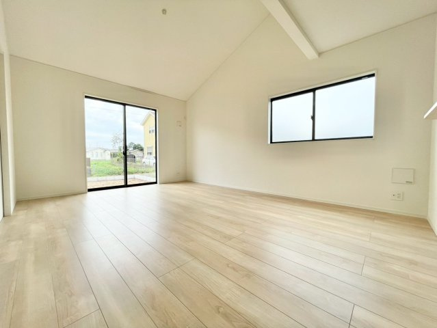 【居間・リビング】 | 神栖市知手1号棟 | 施工例：即日のご見学も可能です。お気軽に0476-37-3888までお問合せ下さい。