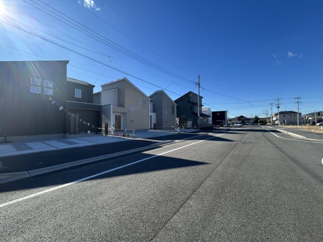 新築　高崎市下之城町5期　GRAFARE　3号棟の前面道路含む現地写真|現地写真　北側接道幅員約18ｍ　