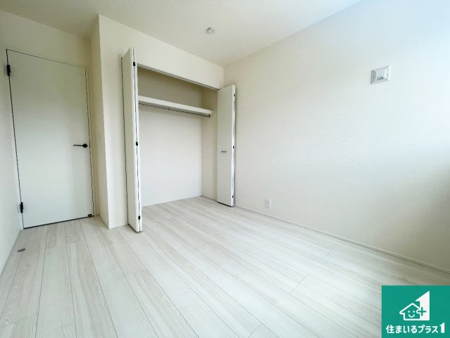 大津市千町　第1期　新築一戸建ての洋室|シンプルな洋室は、自分好みのインテリアが楽しめます♪ご家族とインテリアや家具を選びに行くのは入居時の醍醐味の一つです。ぜひお楽しみください♪