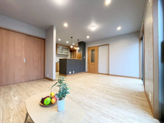 【居間・リビング】 | 高槻市西町　中古戸建