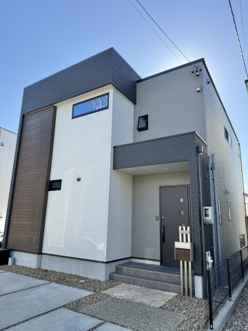 中央区丸塚町の外観|ブラウンとベージュを基調としたツートーンが、落ち着いた印象の外観です。