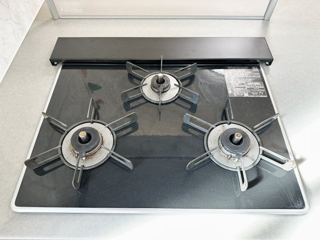 中央区丸塚町の設備|三口コンロです。