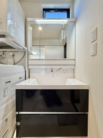 中央区丸塚町の独立洗面台|売主様がきれいにお使いになっており、洗面台もとても良い状態です！