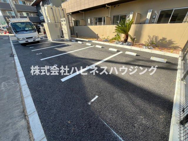 モアナ　レジデンスの駐車場