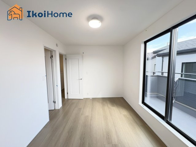 明石市魚住町西岡　B号棟の子供部屋|【ホームページに現地動画掲載中】●年中無休：当日予約可●「遮熱Ｌｏｗ−ｅ複層硝子入り窓」ペアガラス