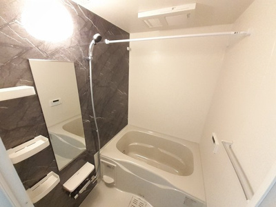 【浴室】 | ラ・リーバンベルＢ | バス