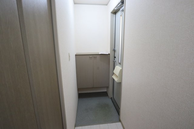 アルカディア　Ａ棟の玄関