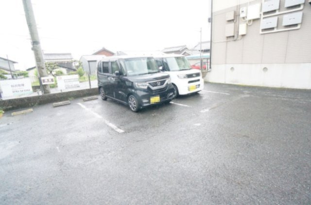 アルカディア　Ａ棟の駐車場