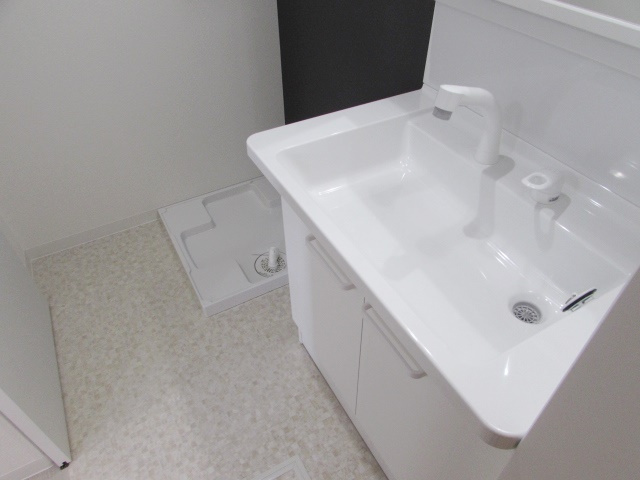 あんしんプラス安倉西08-2013の洗面所|ゆったりとスペースのある洗面所