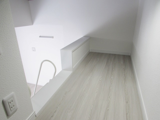 あんしんプラス安倉西08-2013の内装|明るい色調の室内です