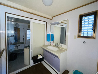 【独立洗面台】 | 揖保郡太子町佐用岡/中古戸建 | 独立洗面化粧台が付いています