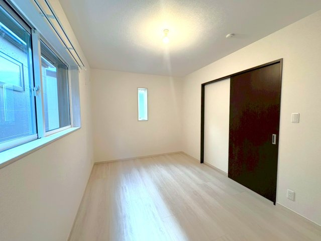 閑静な住宅街に建つ築浅３ＬＤＫ◆リフォーム済み美宅◆並列駐車３台可能◆宇治市伊勢田町砂田の洋室|洋室（６.８帖）