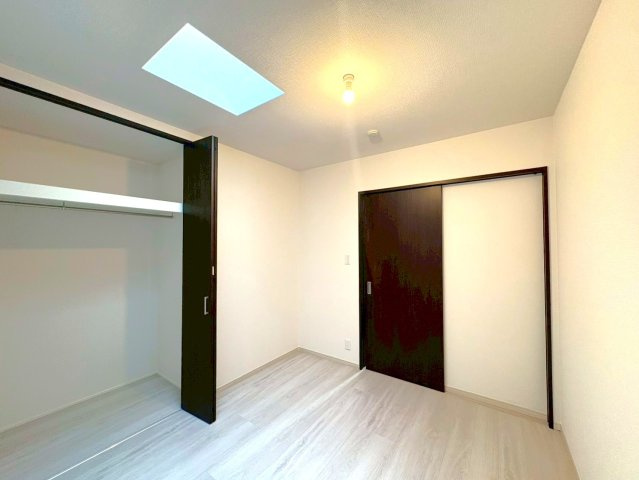 閑静な住宅街に建つ築浅３ＬＤＫ◆リフォーム済み美宅◆並列駐車３台可能◆宇治市伊勢田町砂田の洋室|洋室（５.３帖）