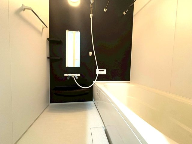 閑静な住宅街に建つ築浅３ＬＤＫ◆リフォーム済み美宅◆並列駐車３台可能◆宇治市伊勢田町砂田の浴室|浴室
