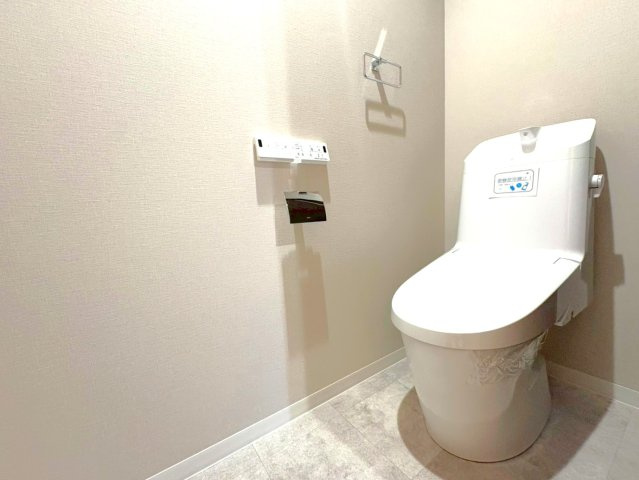 閑静な住宅街に建つ築浅３ＬＤＫ◆リフォーム済み美宅◆並列駐車３台可能◆宇治市伊勢田町砂田のトイレ|トイレ