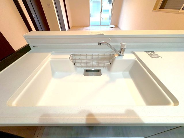 閑静な住宅街に建つ築浅３ＬＤＫ◆リフォーム済み美宅◆並列駐車３台可能◆宇治市伊勢田町砂田のキッチン|シンク