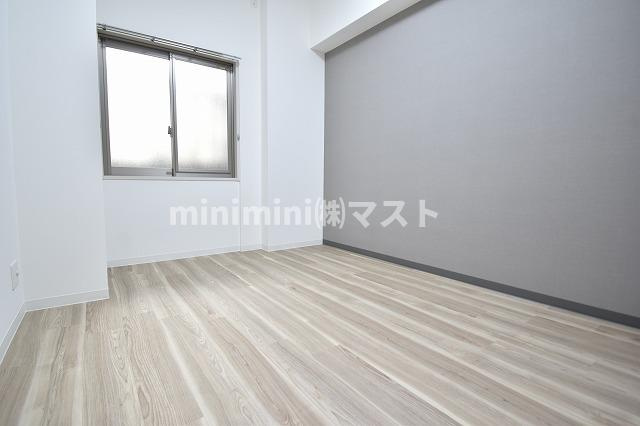 大阪市東成区東今里３丁目の賃貸マンションの居間・リビング