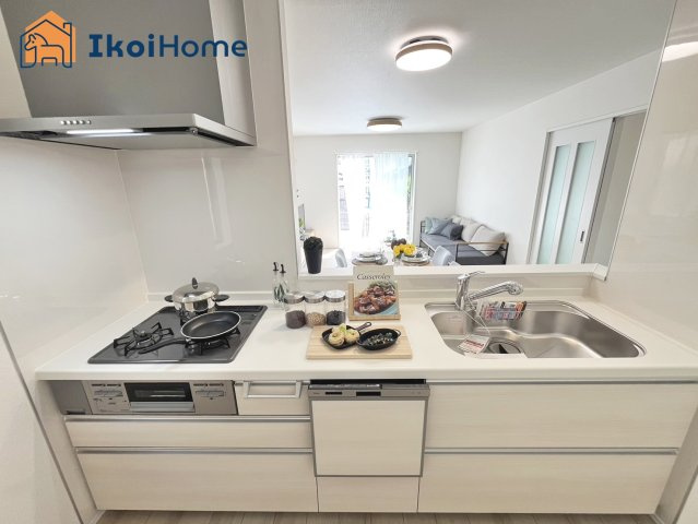 明石市魚住町西岡　C号棟のキッチン|◆同社施工例◆人気の対面式のキッチン♪調理スペースもゆったり！使いやすいです！