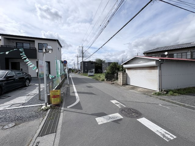 【前面道路含む現地写真】 | 深谷市上野台第59期　ワイウッドコート　新築戸建　全3区画　3号棟　