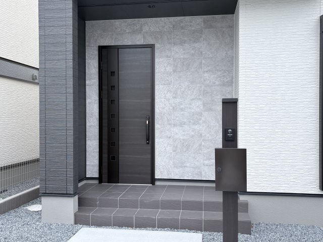 【玄関】 | 深谷市上野台第59期　ワイウッドコート　新築戸建　全3区画　3号棟　