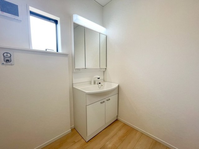 【独立洗面台】 | 潮来市日の出3号棟 | 施工例：ご見学はお気軽に0476-37-3888までお問合せ下さい！