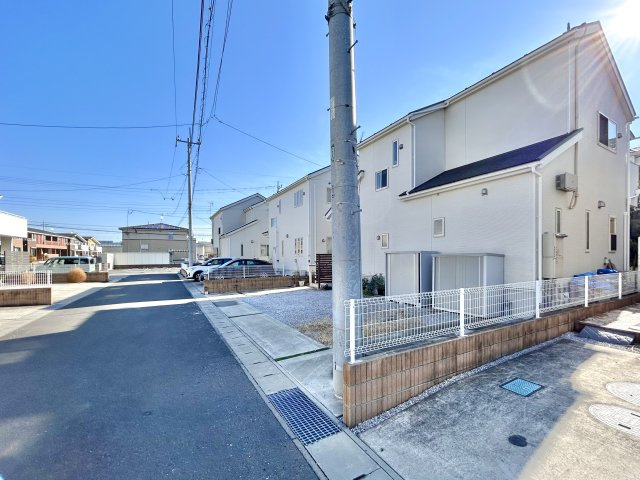 【中古戸建】伊勢崎市市場町1丁目の外観|■外観｜交通量の少ない閑静な住宅街です。小さなお子様がいるご家庭でも安心ですね。