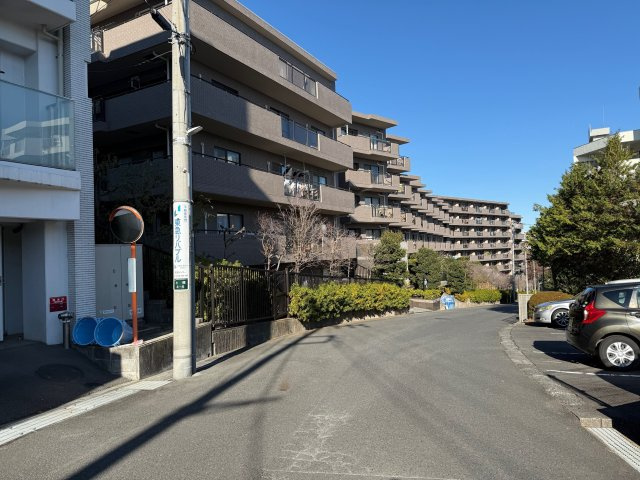 ヴィルヌーブ鷺沼2番館の外観|2025年12月撮影