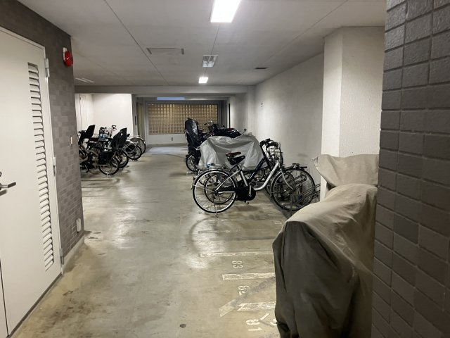 ヴィルヌーブ鷺沼2番館の駐輪場