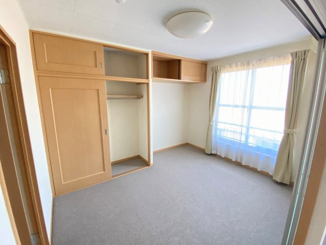 レオパレスサンハイの居間・リビング|ゆったり過ごせる居間です