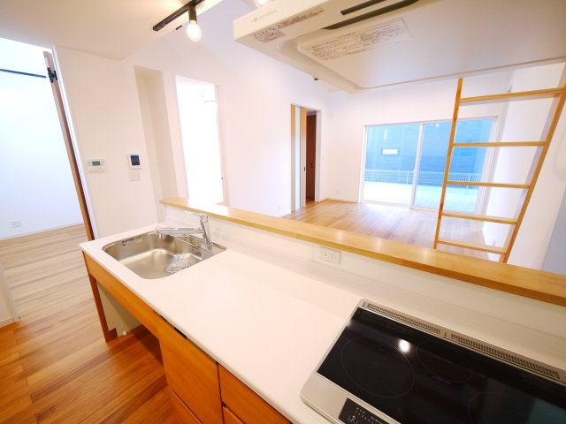 大網白里市大網　新築戸建のキッチン|スーパーベイシア徒歩約2分 ３LDKロフト付 駐車2台可 オール電化推奨  リビング約16帖 全室洋