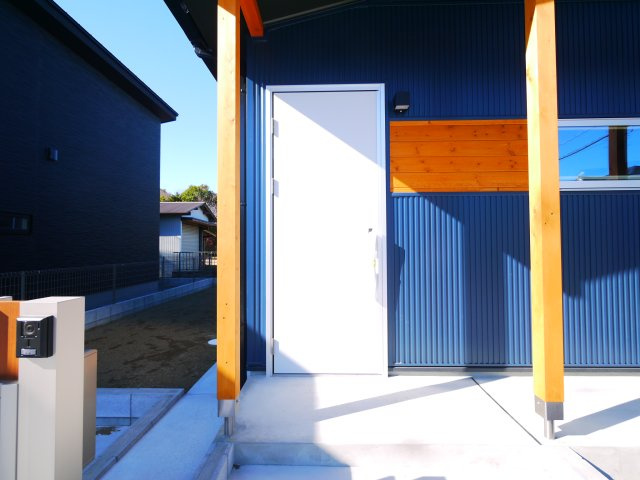 大網白里市大網　新築戸建の玄関|スーパーベイシア徒歩約2分 ３LDKロフト付 駐車2台可 オール電化推奨  リビング約16帖 全室洋
