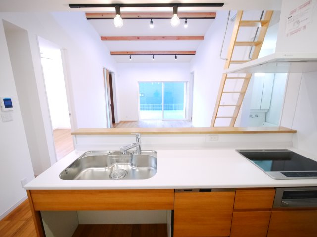 大網白里市大網　新築戸建のキッチン|スーパーベイシア徒歩約2分 ３LDKロフト付 駐車2台可 オール電化推奨  リビング約16帖 全室洋