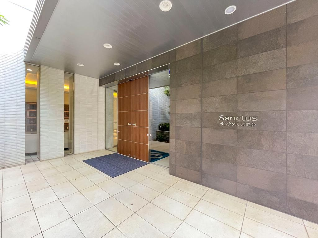 サンクタス宮崎台のエントランス