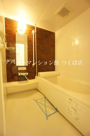 アムール二の宮の浴室|反転です