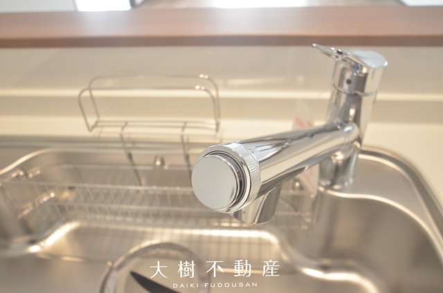 【キッチン】 | 綾瀬市寺尾釜田２丁目　新築戸建て　全２棟【仲介手数料無料】