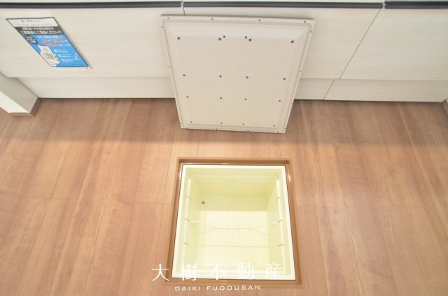 【キッチン】 | 綾瀬市寺尾釜田２丁目　新築戸建て　全２棟【仲介手数料無料】